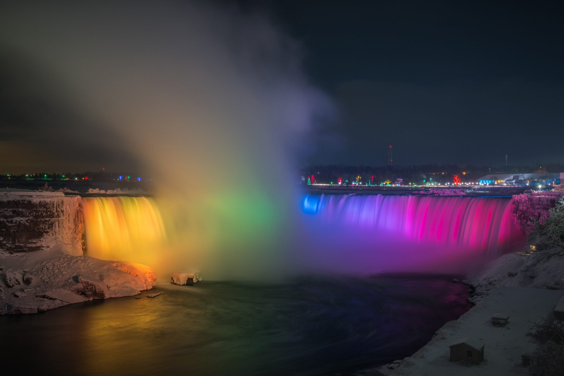 Chutes du niagara de nuit